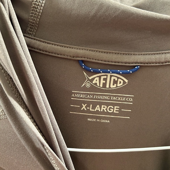 NWOT AFTCO HOODED PERFORMANCE SHIRT - Picture 2 of 2